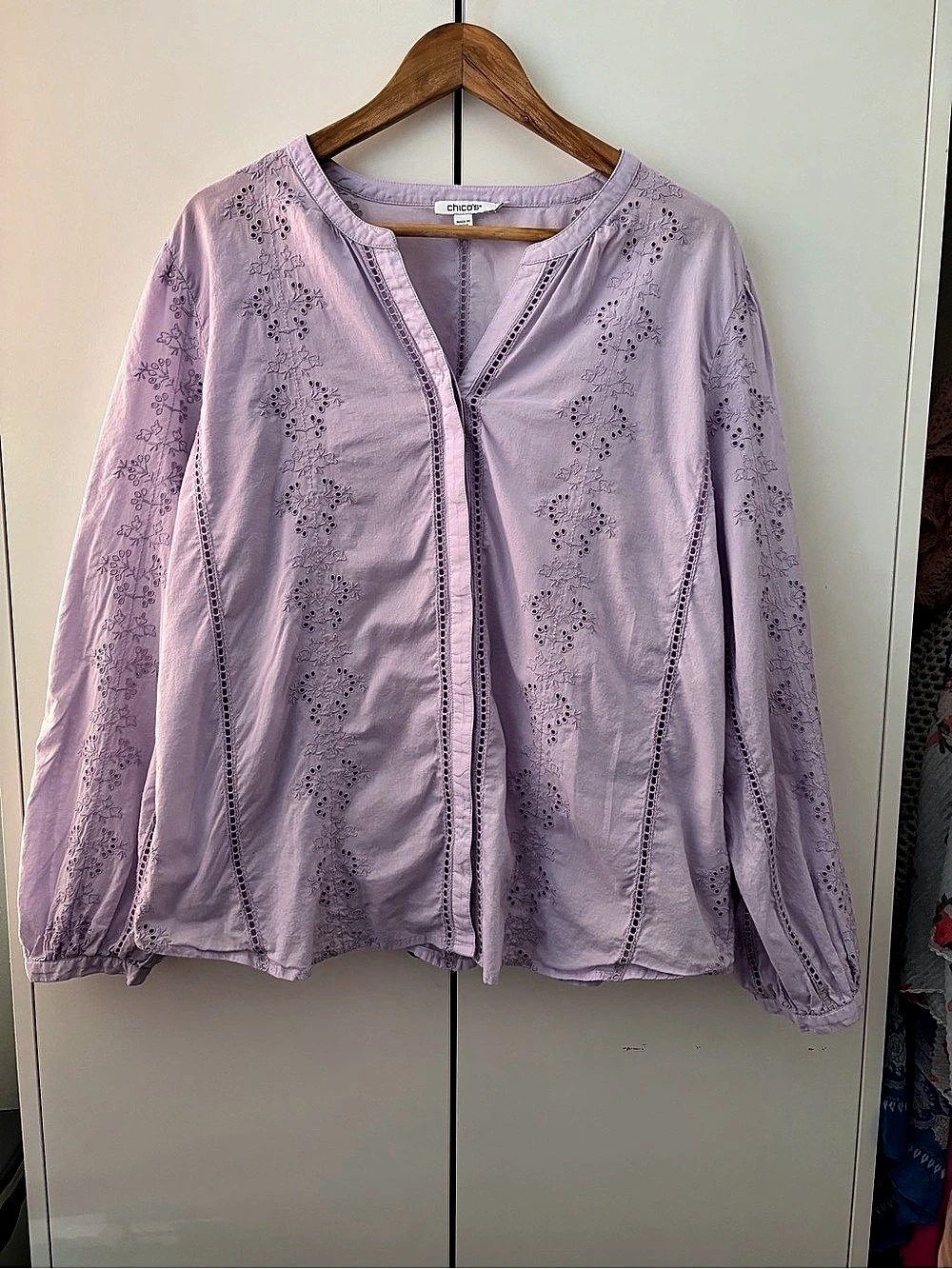 Chico's Floral Button Front Blouse in Purple XL Like New